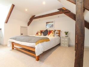 3 habitaciones, decoración personalizada y muebles diferentes 