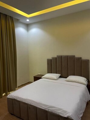 Chambre Standard double | Accès au Wi-Fi (inclus), literie fournie