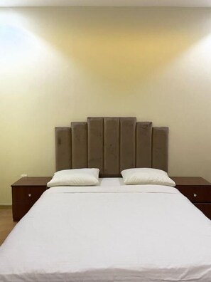 Chambre Standard double | Accès au Wi-Fi (inclus), literie fournie
