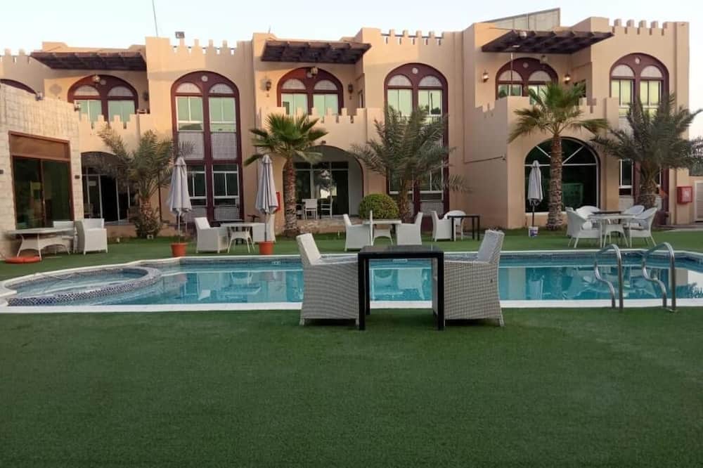 Corniche Palace Hotel