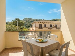 Outdoor dining - Beautiful apartment for 4 guests with A/C, terrace and panoramic view (Castelsardo)