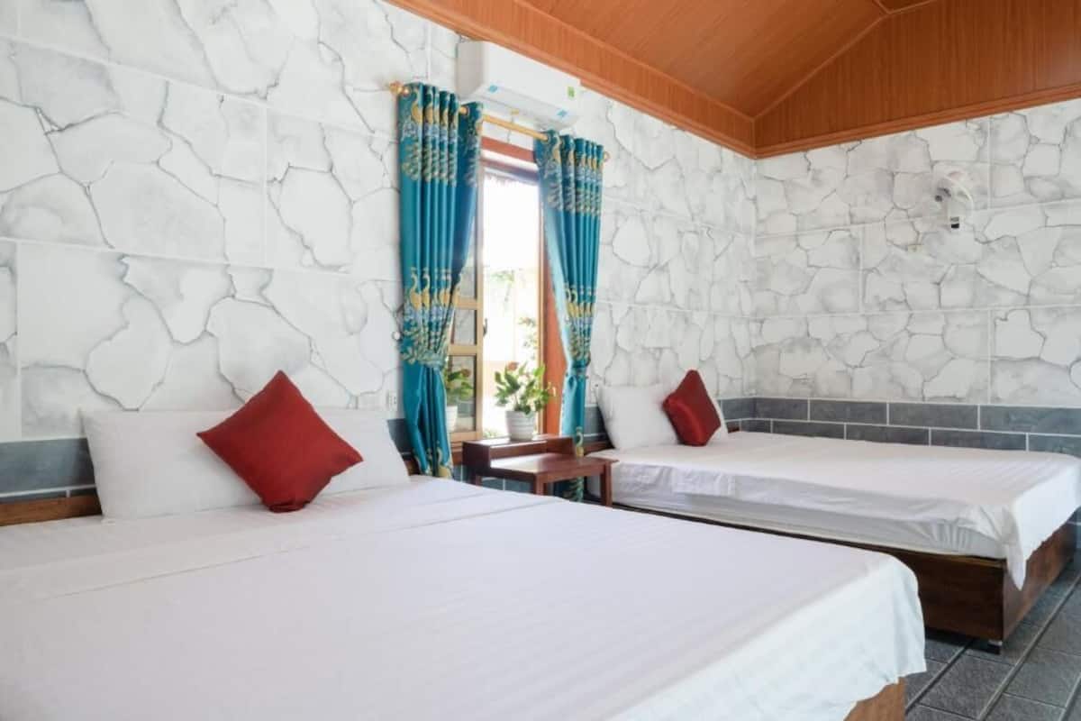 Superior Double Room, Balcony, Garden View