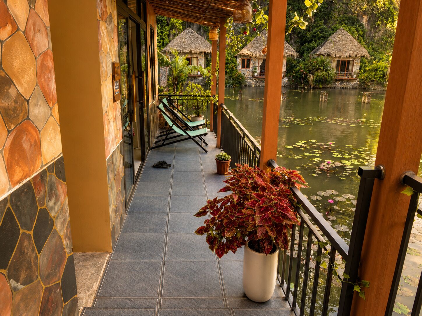 Deluxe Room, Balcony, Lake View