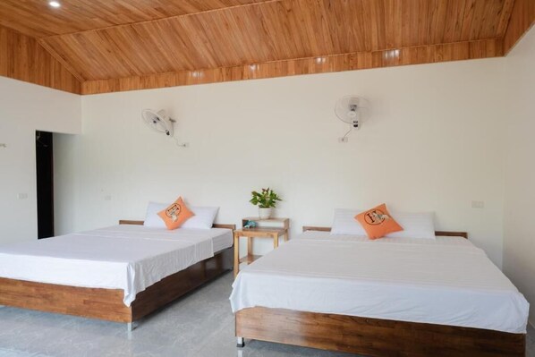 Quadruple Room, Balcony, Lake View