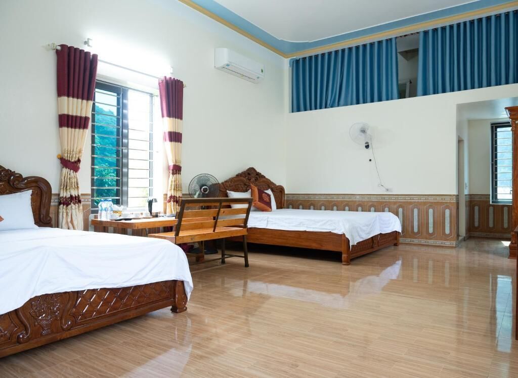 Classic Quadruple Room, City View