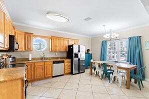 Fridge, microwave, oven, stovetop - Multi-Family, Short Walk to Beach, Fire Pit (Gulf Shores)