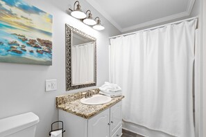 Hair dryer, towels, soap, shampoo - Multi-Family, Short Walk to Beach, Fire Pit (Gulf Shores)