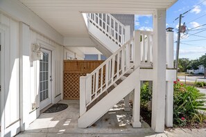 Property grounds - Sunrise at CB.  Spacious Beach Townhome with Rooftop Views + Walk to Beach (Carolina Beach)