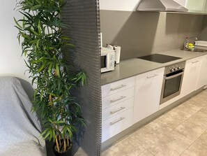 Private kitchen - Seaside cove   ground floor apartment with terrace, pool, and paddle tennis court (Ciutadella de Menorca)