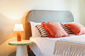 2 bedrooms, iron/ironing board, free WiFi, bed sheets - Seaside cove   ground floor apartment with terrace, pool, and paddle tennis court (Ciutadella de Menorca)