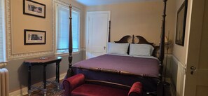2 slaapkamers, een strijkplank/strijkijzer, internet, beddengoed