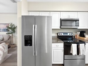 Microwave, oven, stovetop, dishwasher - St Pete Oasis - 3BR + Office - Near DTSP & Beaches (St. Petersburg)