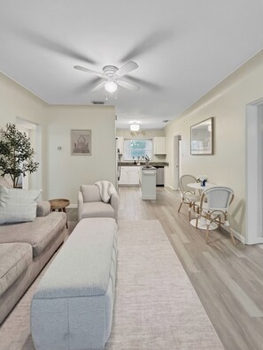 TV - St Pete Oasis - 3BR + Office - Near DTSP & Beaches (St. Petersburg)