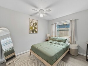 3 bedrooms, WiFi, bed sheets - St Pete Oasis - 3BR + Office - Near DTSP & Beaches (St. Petersburg)