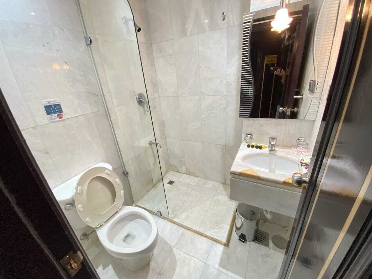 Triple Room | Bilik Mandi | Tab mandi dan pancuran berasingan, pengering rambut, tuala disediakan 