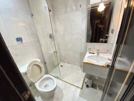 Triple Room | Bathroom