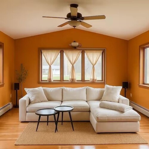 Beautiful 3.5 bedroom house for families and professionals – 15 Min to Ithaca!
