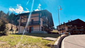Exterior - I LAMPONI Apart. - charming holiday home for up to 6 guests with panoramic views (Dimaro)