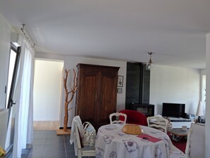 Dining - Vrbo Property (Pleumeur Bodou)