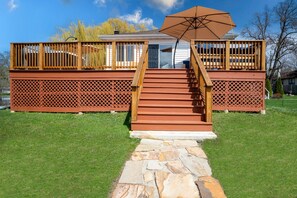 Exterior detail - Whispering Willows Sanctuary | Wellness & Waterfront Oasis w/ Hot Tub, Sauna, Fire Pit & Pier (Spring Grove)