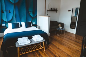 WiFi, bed sheets