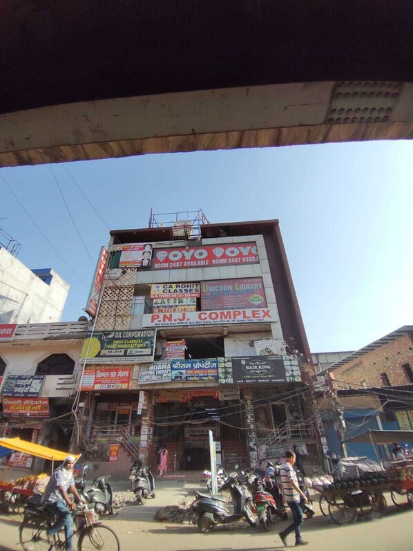 Miscellaneous - Mauryan Express Hotel Nangloi Metro (New Delhi)