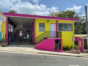 Exterior - Beautiful 3-bedroom house in the heart of Isabel with an Ocean View (Vieques)
