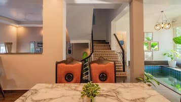 Deluxe Villa, Balcony | Dining