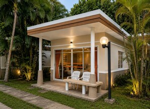 Bangalô luxo, vista para o jardim | Terraço/pátio