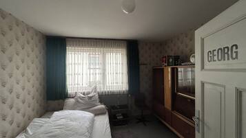 5 Schlafzimmer, Bügeleisen/Bügelbrett, Bettwäsche