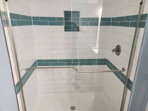 Hair dryer, towels, soap, toilet paper - Perfect Paradise (Myrtle Beach)