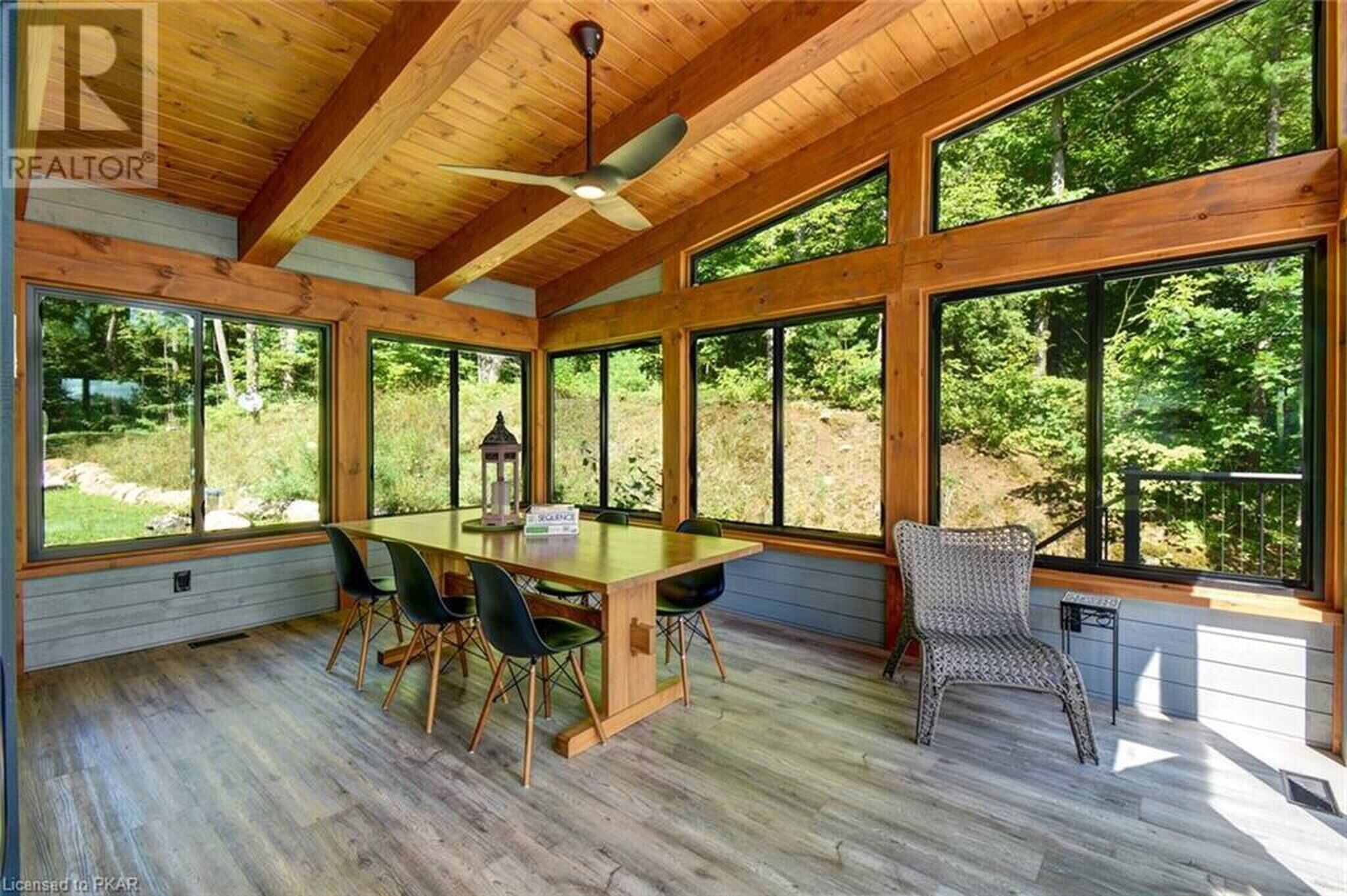 House, 6 Bedrooms, Balcony, Lake View | Dining room