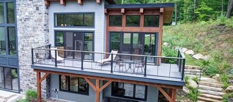 Serene 6-bedroom Retreat in Tory Hill With Lake Views
