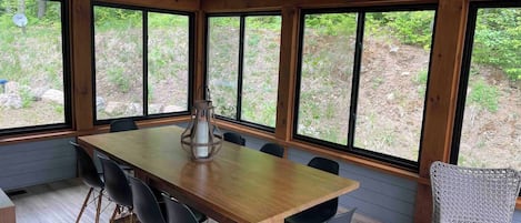 House, 6 Bedrooms, Balcony, Lake View | Dining