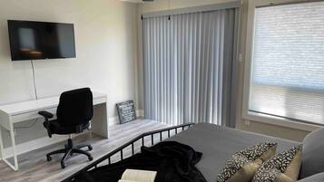 House, 4 Bedrooms, Balcony