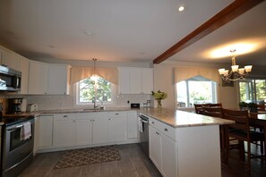 Casa, 4 habitaciones, balcón | Interior