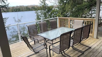 House, 4 Bedrooms, Balcony | Outdoor dining