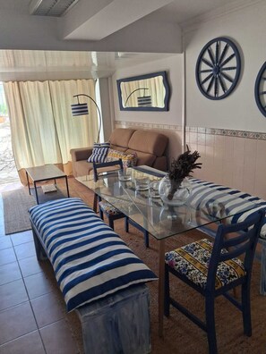 Living area - Refurbished cosy apartment in one of Portugal's most unspoilt coastal villages. (Silveira)