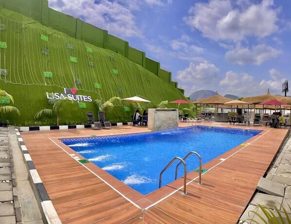 Piscine extérieure