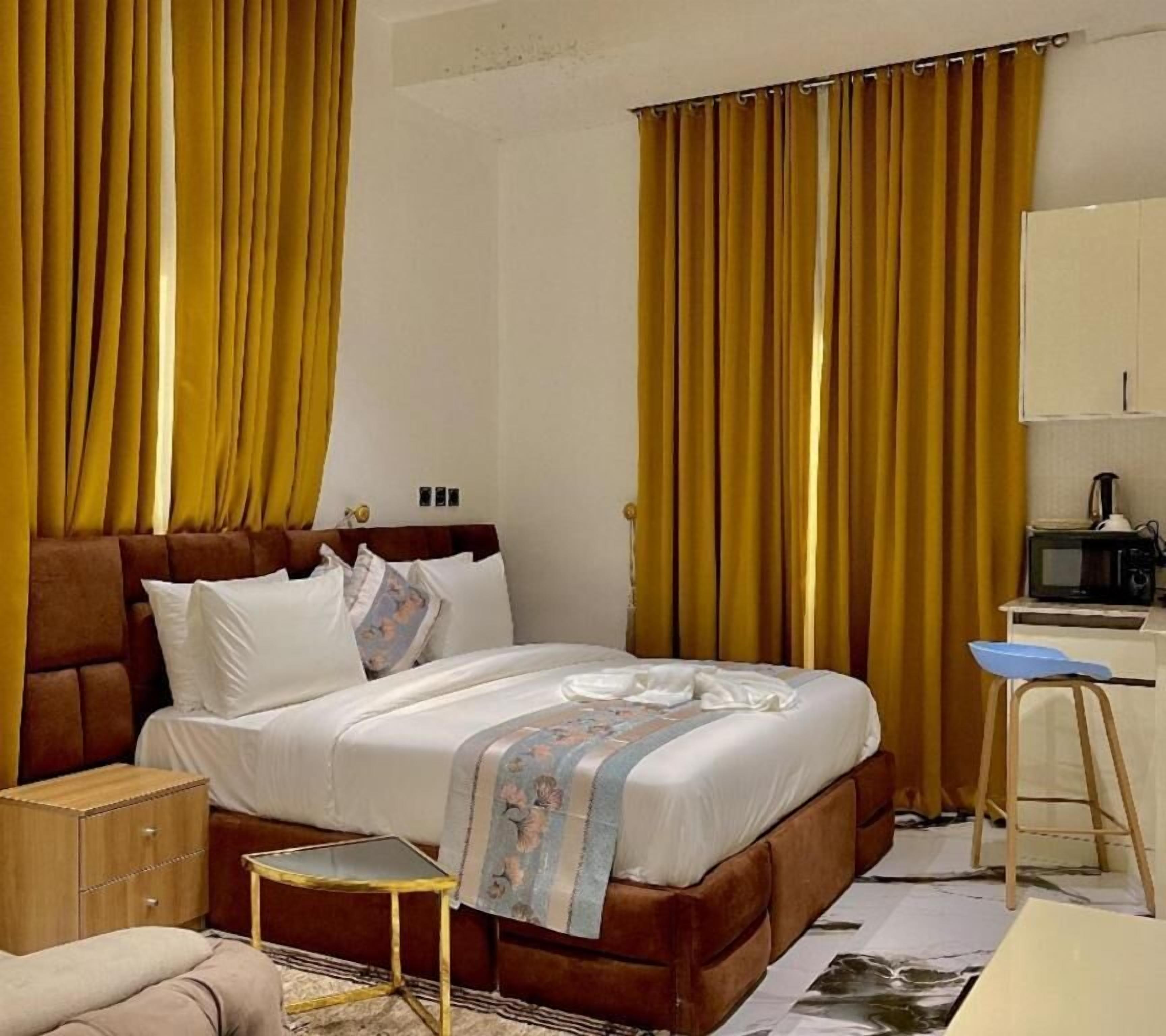 Estudio Grand, balcón | Espacio para trabajar con laptop, wifi gratis y ropa de cama 
