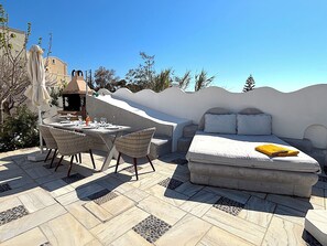 Outdoor dining - Villa Gala (Kamari)