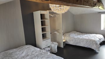 3 bedrooms, iron/ironing board, WiFi