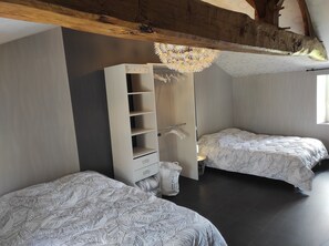 3 camere, ferro/asse da stiro, Wi-Fi