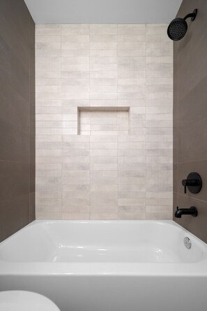 Bathroom - Cozy 4 bedroom house in serene Nashville (Nashville)