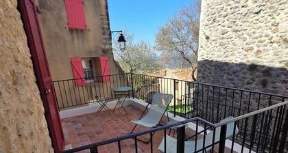 La Terrasse 2-person studio in a quiet, cool location