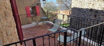 La Terrasse 2-person studio in a quiet, cool location
