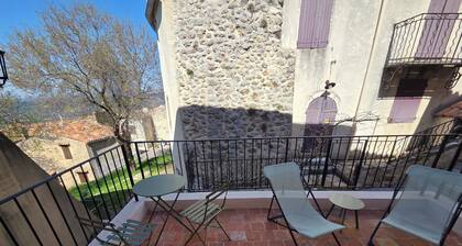 La Terrasse 2-person studio in a quiet, cool location