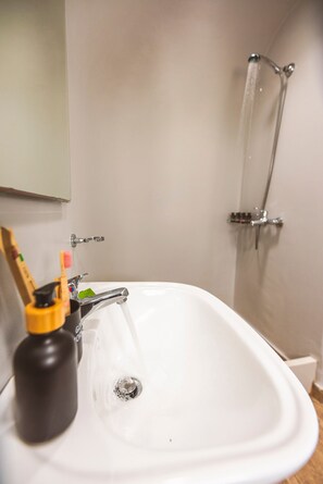 Hair dryer, towels - Opus studio by mykonian hospitality (Agios Stefanos)