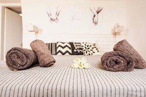 1 bedroom, desk, iron/ironing board, free WiFi - Opus studio by mykonian hospitality (Agios Stefanos)