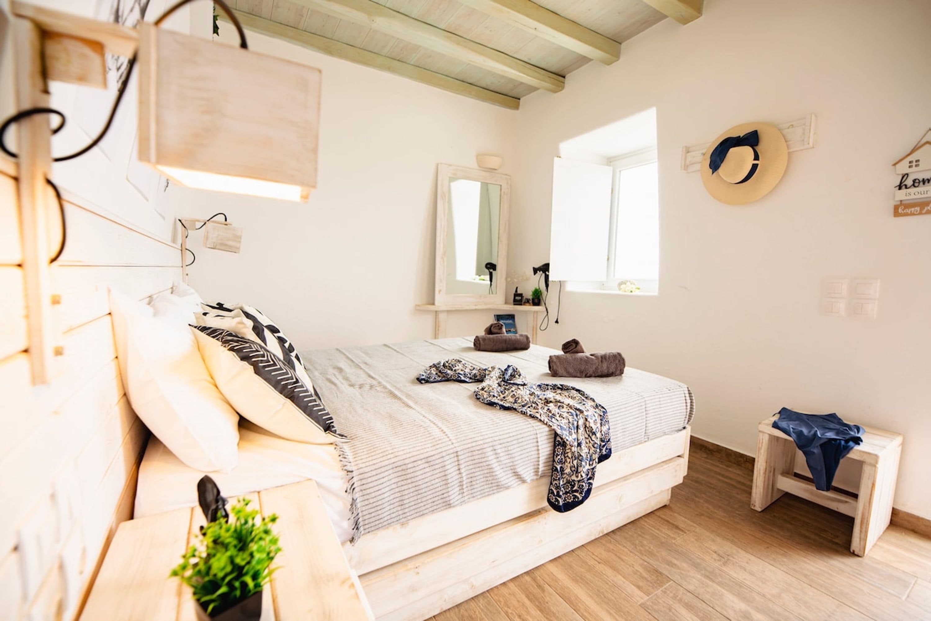 1 bedroom, desk, iron/ironing board, free WiFi